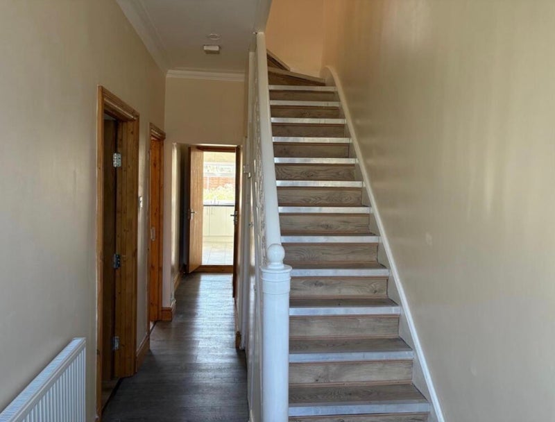 Room Links Road in Greater London