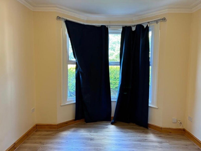 Room Links Road in Greater London