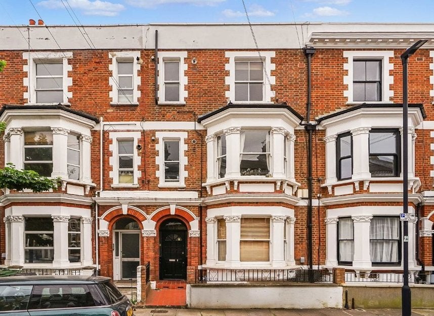 Flat Tregothnan Road in Greater London