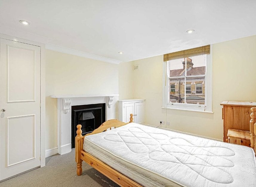 Flat Tregothnan Road in Greater London