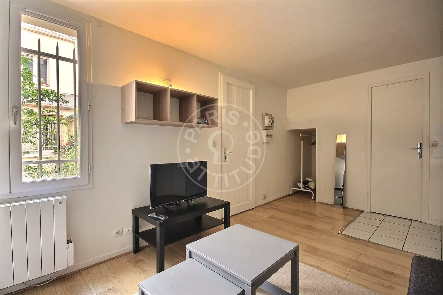 Flat Rue de Nancy in Paris