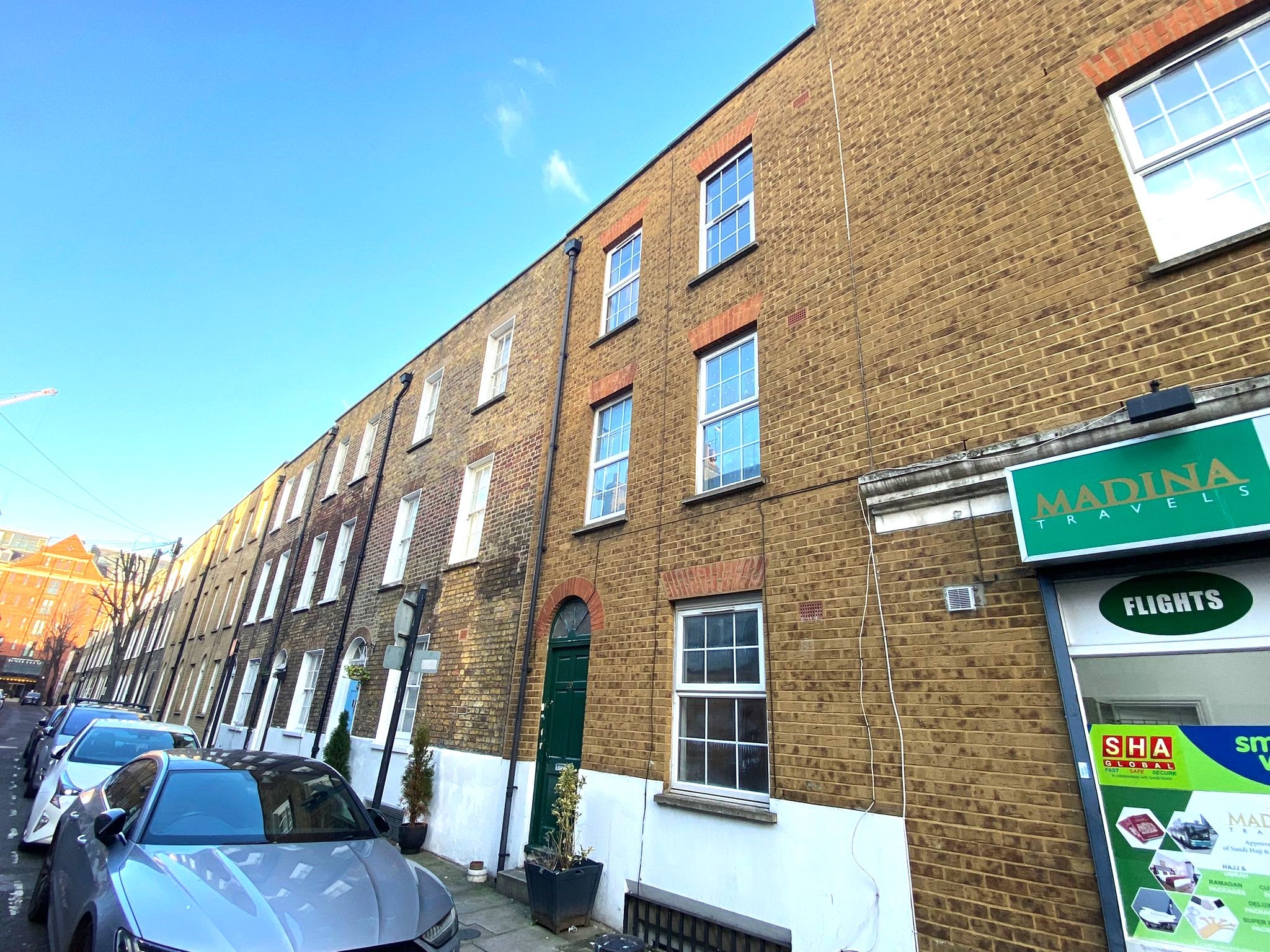 Flat Parfett Street in Greater London