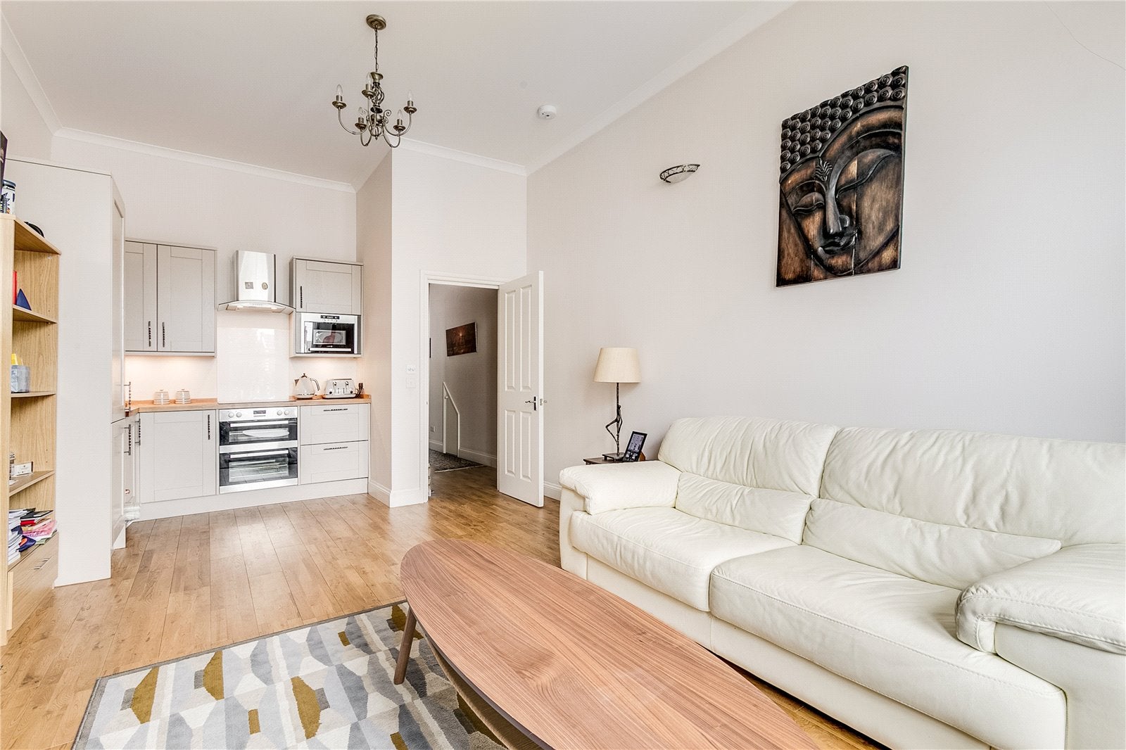 Flat Ongar Road in Greater London