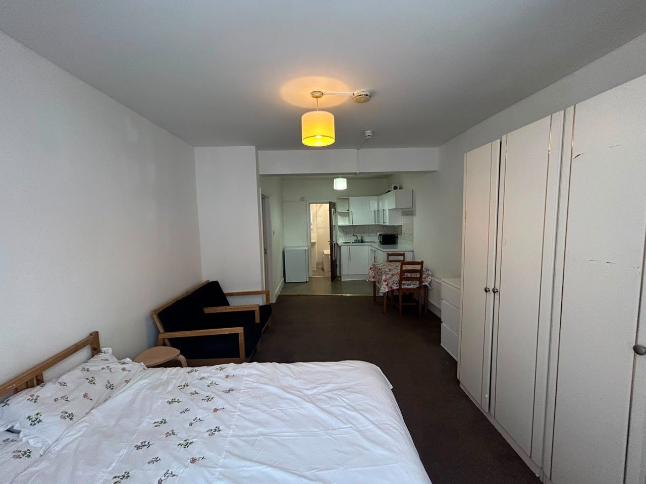 Flat Cecil Road in Greater London