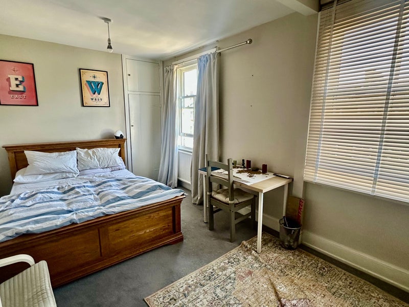 Room Burnley Road in Greater London
