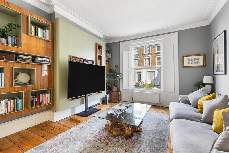 Room Burnley Road in Greater London