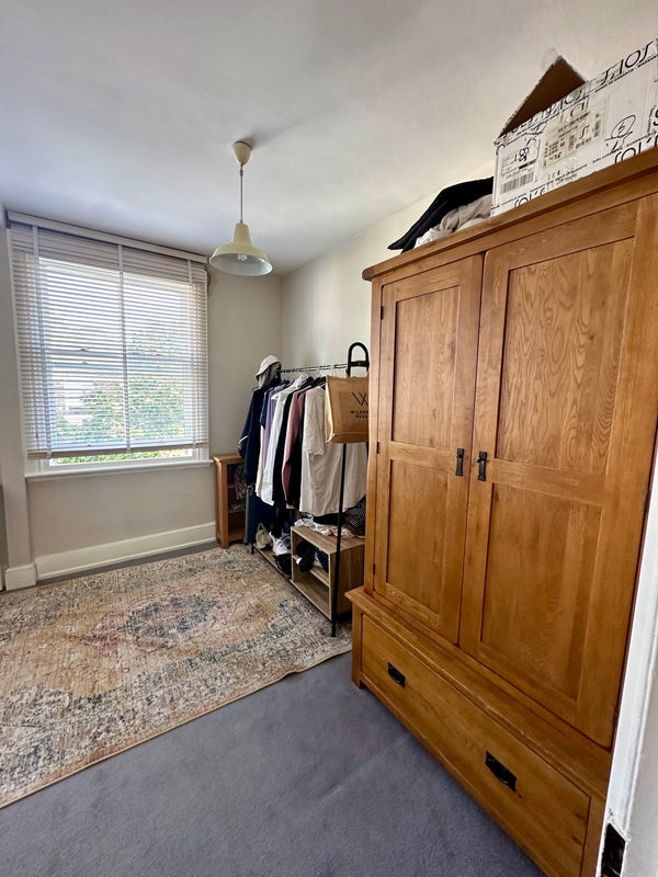 Room Burnley Road in Greater London