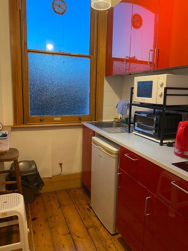 Room Breakspears Road in Greater London
