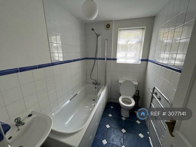 Flat Westhill Lane in Norton