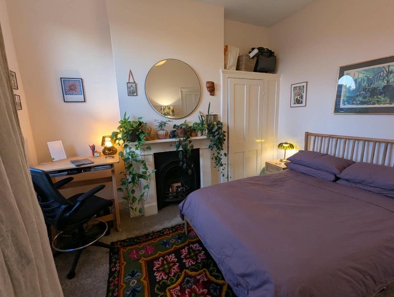 Room Evering Road in Greater London
