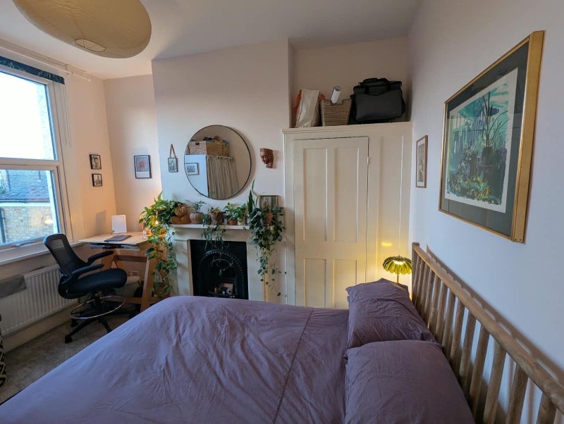 Room Evering Road in Greater London