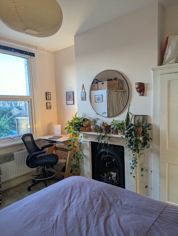 Room Evering Road in Greater London