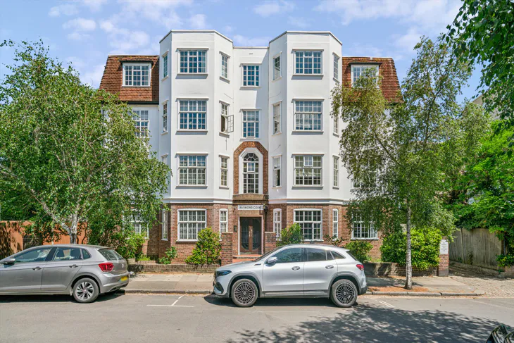 Flat Raymond Road in Greater London