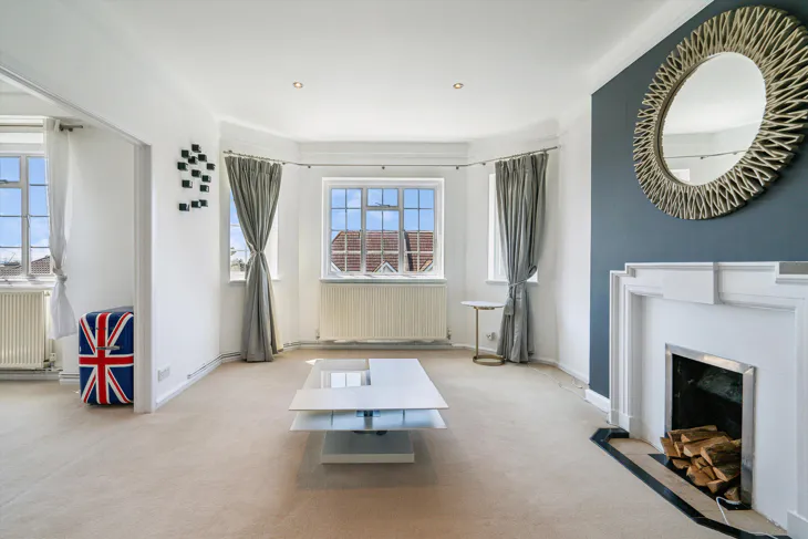 Flat Raymond Road in Greater London