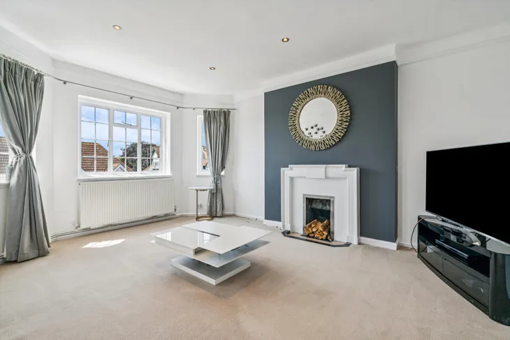 Flat Raymond Road in Greater London