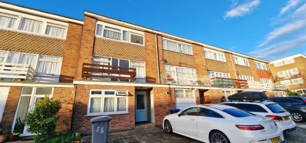 House Chalkhill Road in Greater London