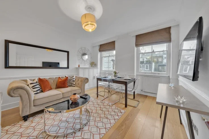 Flat Hertford Street in City of Westminster