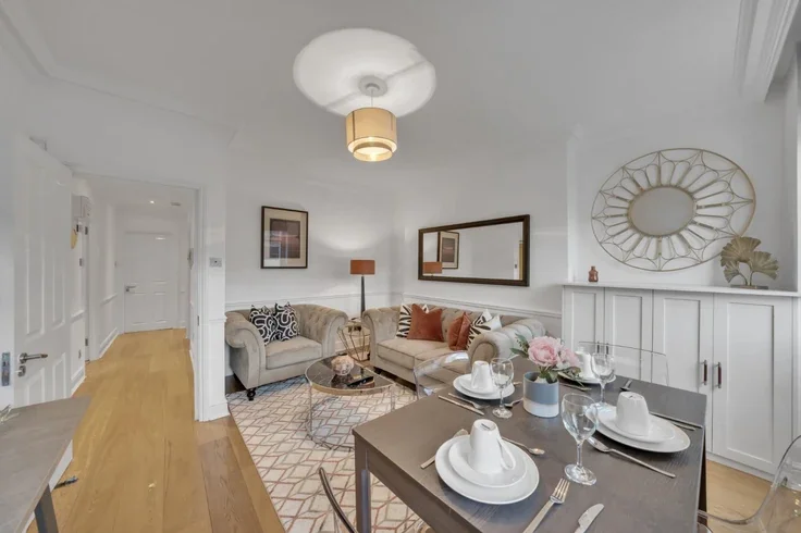 Flat Hertford Street in City of Westminster