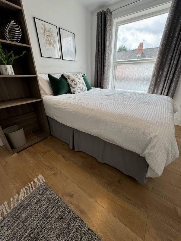 Room Alexander Road in Birmingham
