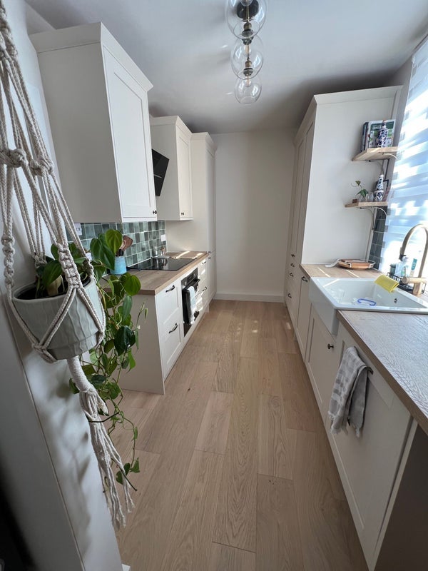 Room Grove Lane in Greater London