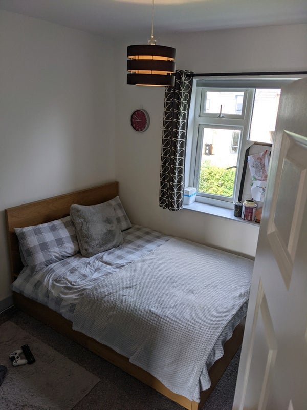 Flat Gordon Road in Bristol