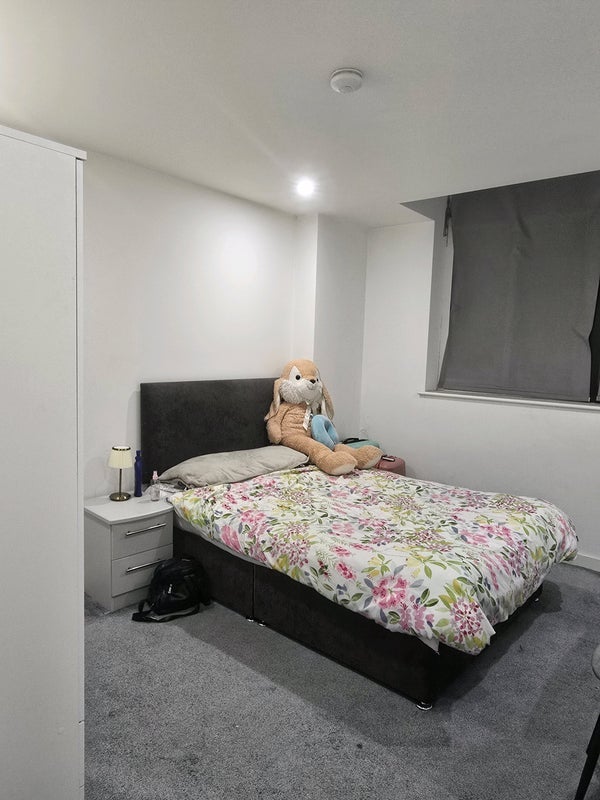 Room High Street in Sandwell