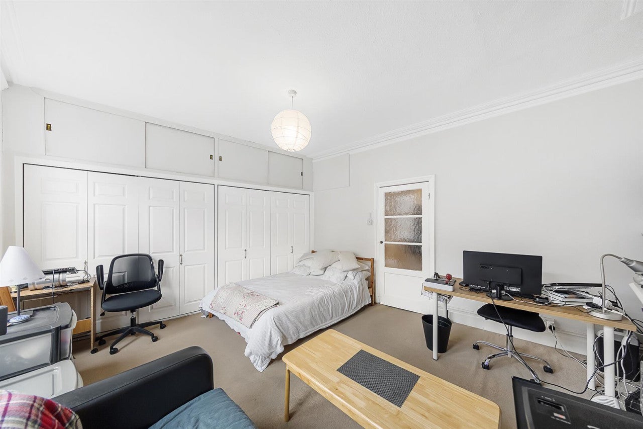 Flat Balham Hill in Greater London