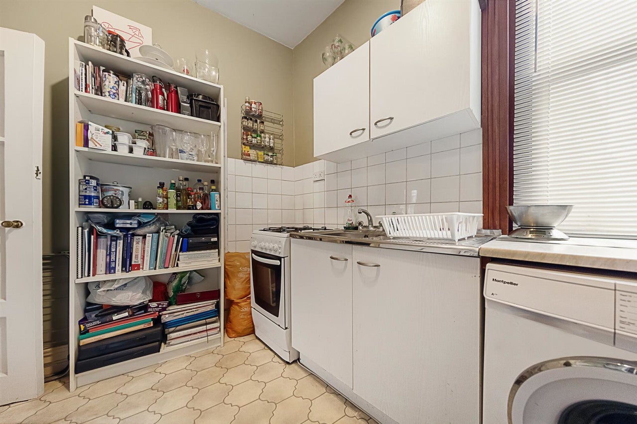 Flat Balham Hill in Greater London