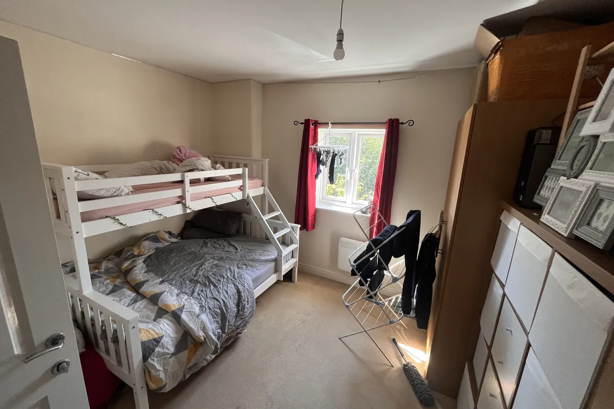 Flat Ivy Grange in Rugby