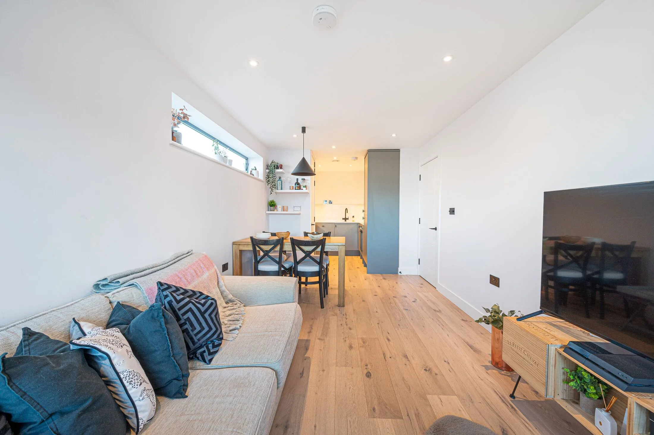 Flat Friern Barnet Lane in Greater London