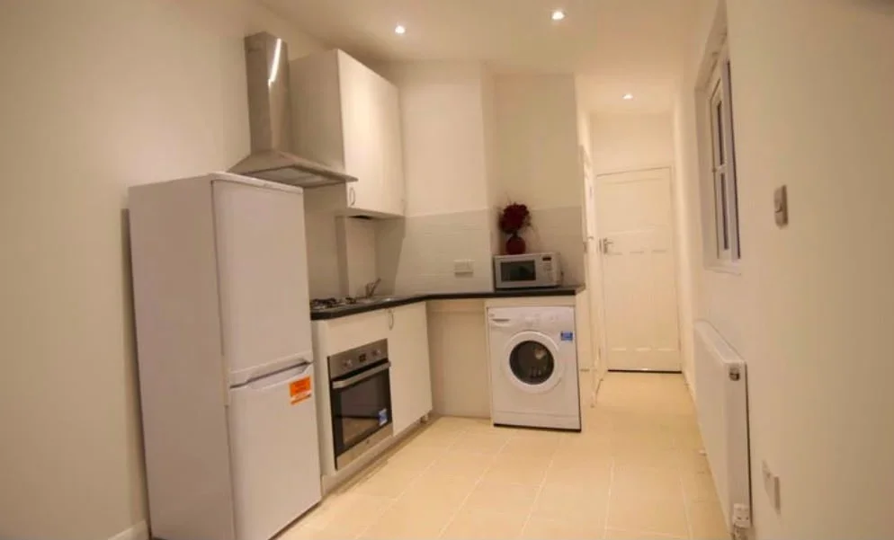Flat Birchen Grove in Greater London