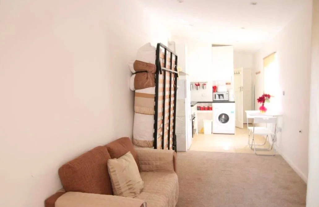 Flat Birchen Grove in Greater London