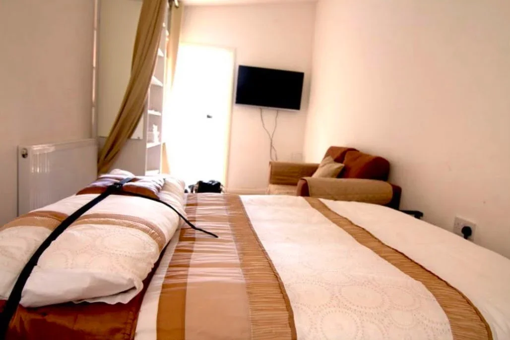 Flat Birchen Grove in Greater London