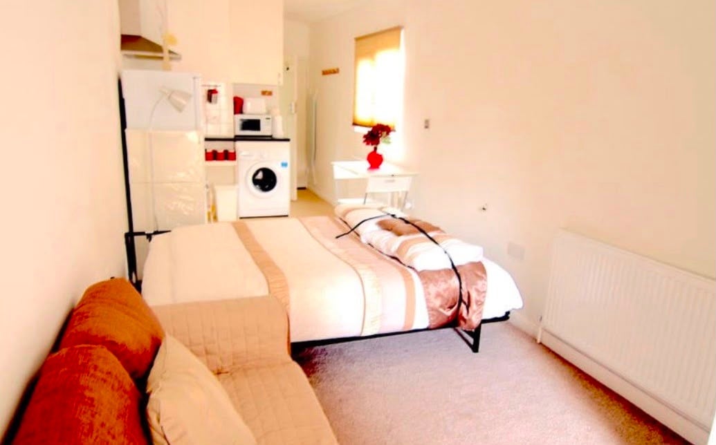 Flat Birchen Grove in Greater London