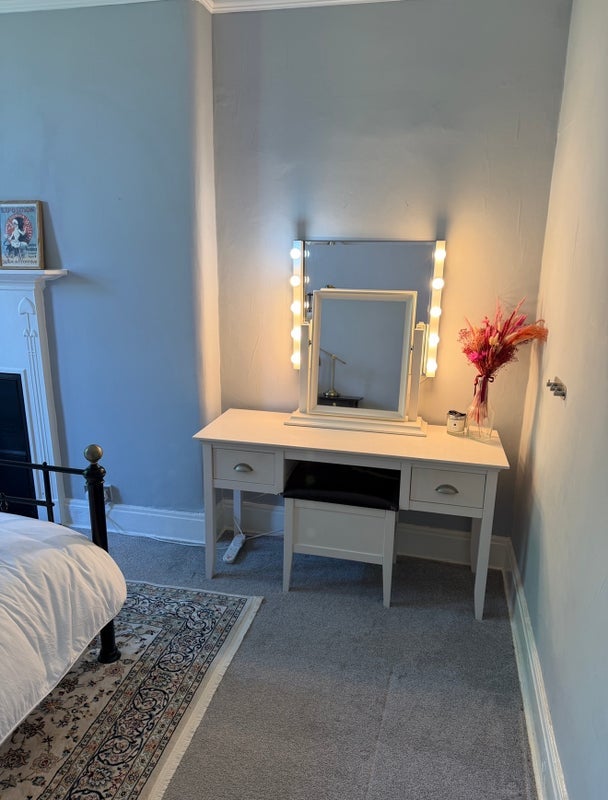 Flat Queensborough Gardens in Glasgow