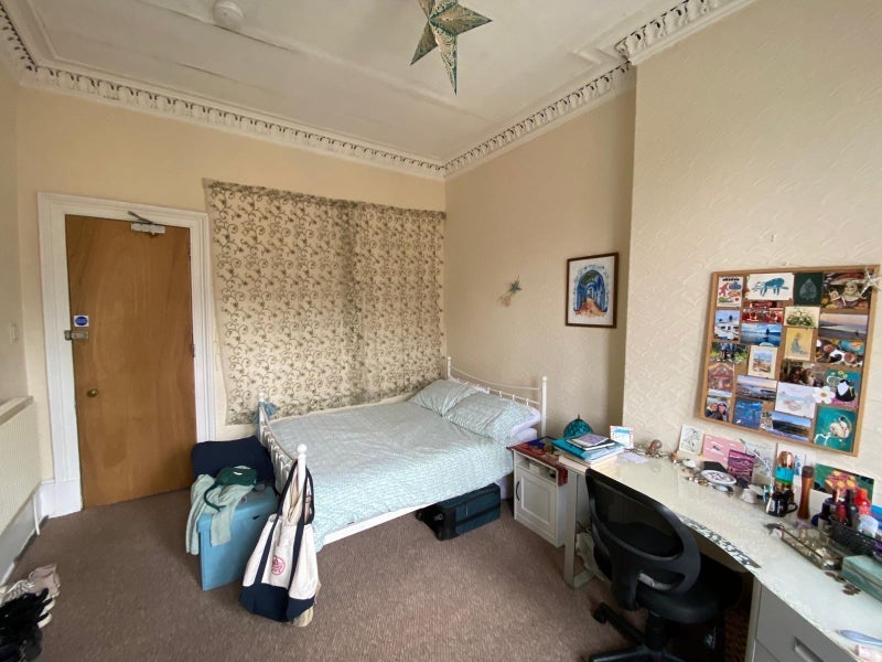 Room Cresswell Street in Glasgow