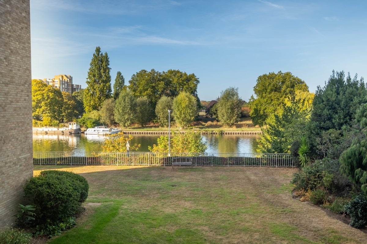 Flat The Albany in Greater London