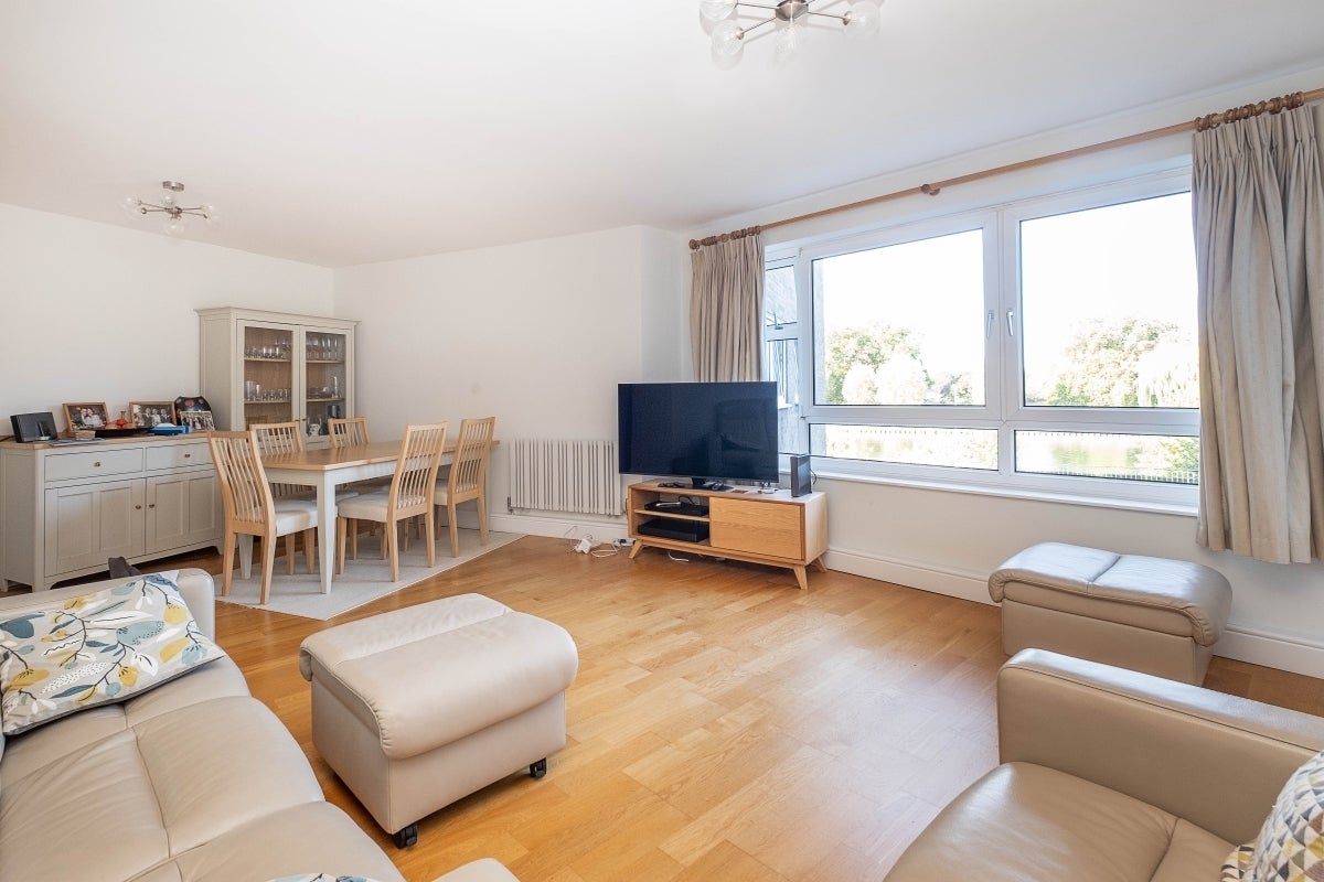 Flat The Albany in Greater London