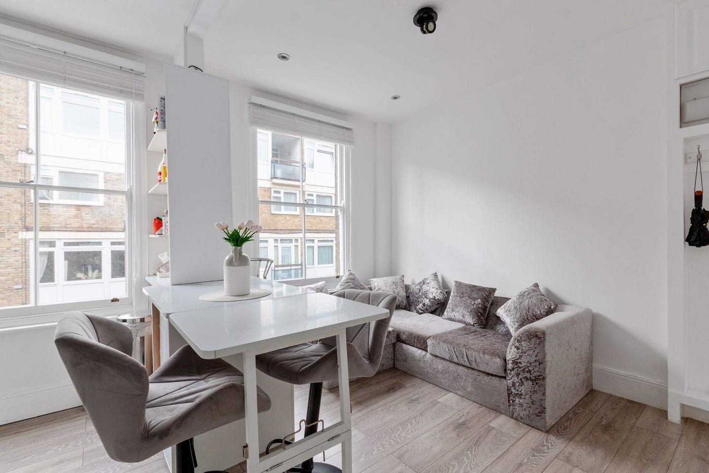 Flat Gaywood Street in Greater London