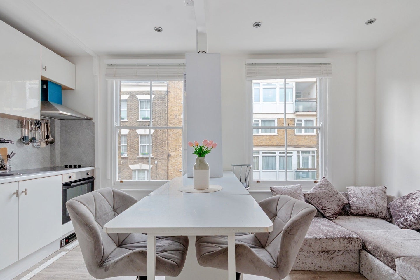Flat Gaywood Street in Greater London