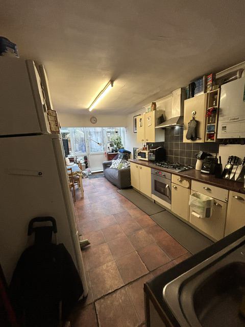 Room Windsor Road in Greater London