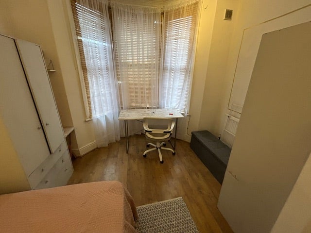 Room Windsor Road in Greater London