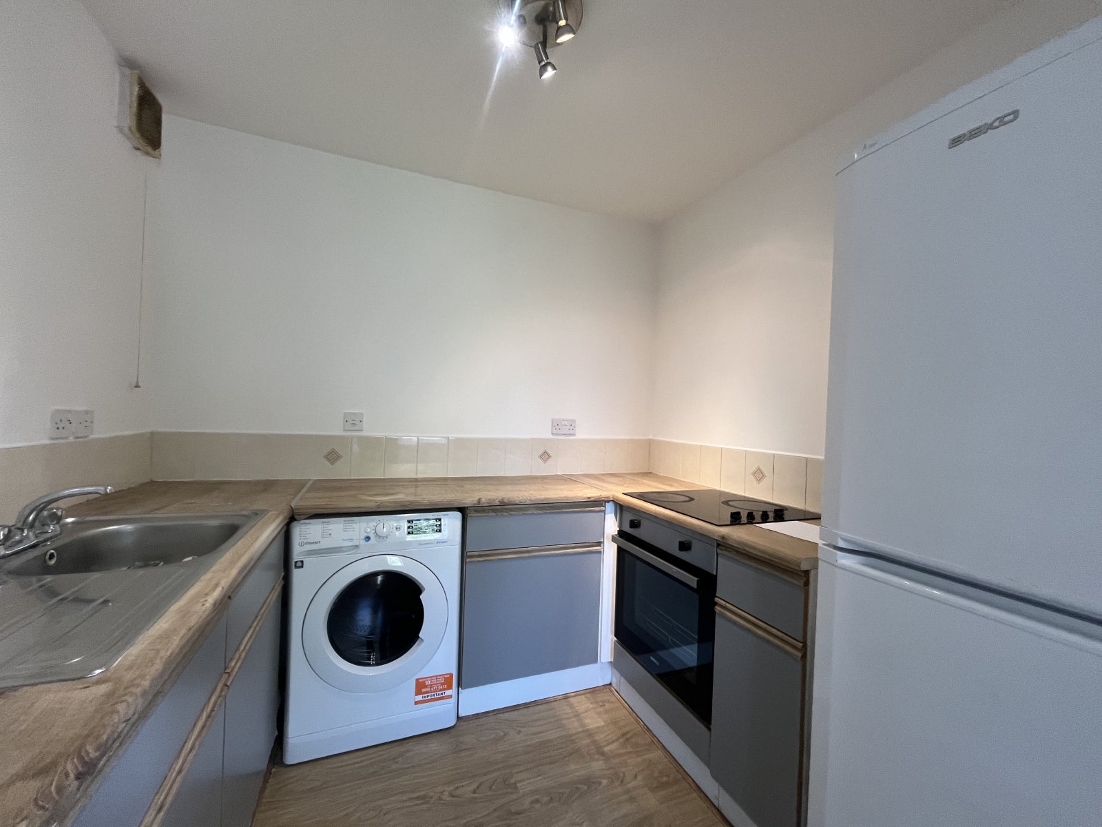 Flat Angora Drive in Salford