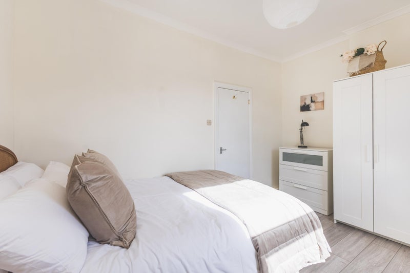 Room Mountfield Road in Greater London
