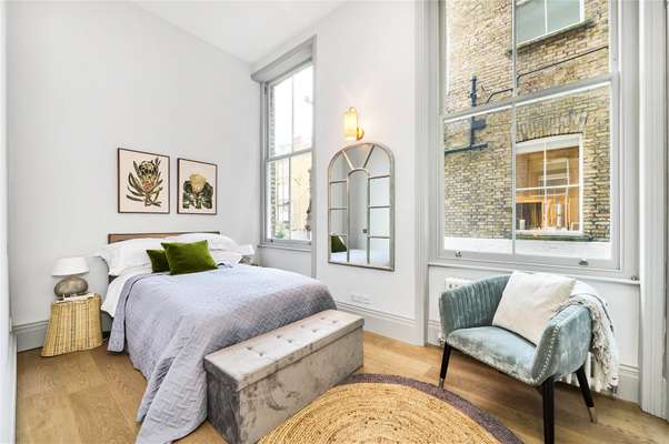 Flat Old Brompton Road in Greater London