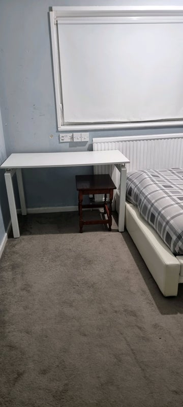 Room Forester Road in Crawley