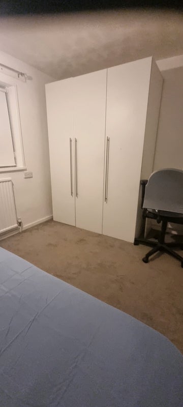 Room Forester Road in Crawley