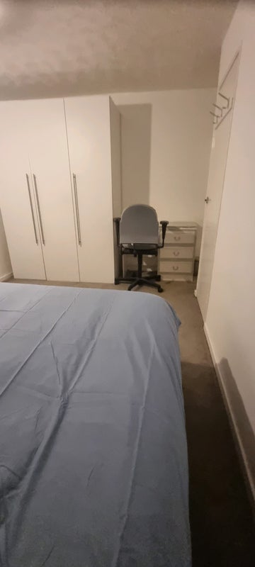 Room Forester Road in Crawley