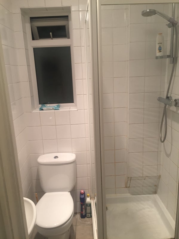 Room Stuart Road in Greater London