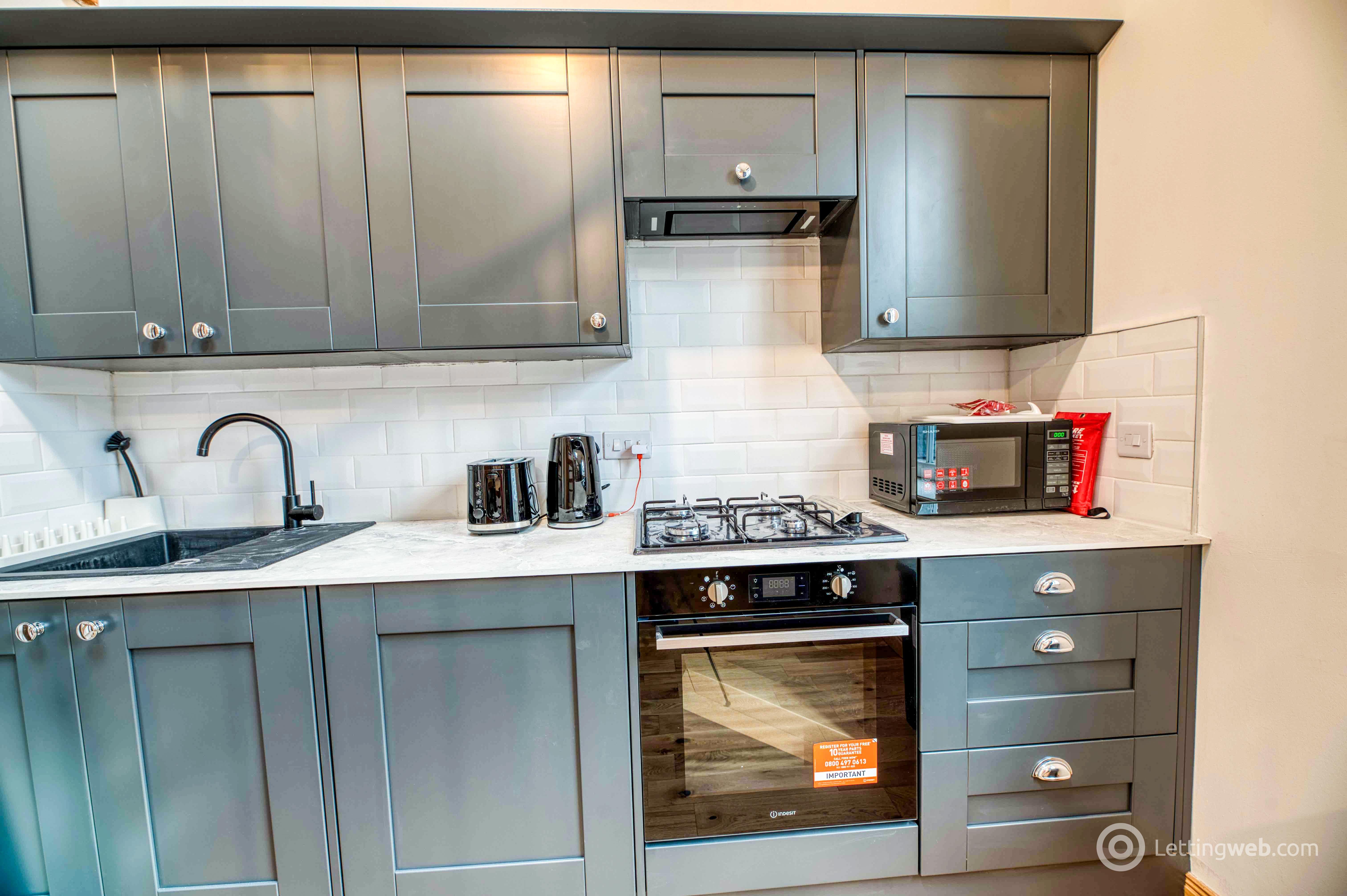 Flat Watson Crescent in City of Edinburgh